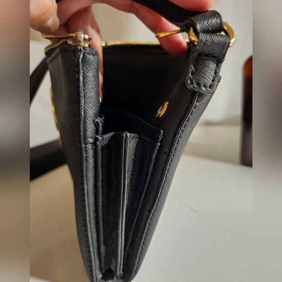 MICHAEL KORS Black crossbody leather bag with MK logo - Picture 14 of 16